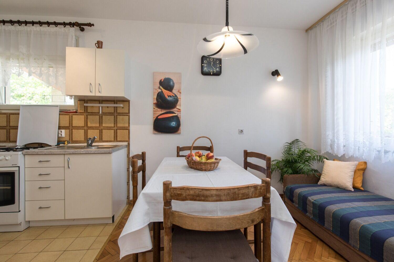 Apartments Kate - 100 M From Beach مالينسكا المظهر الخارجي الصورة